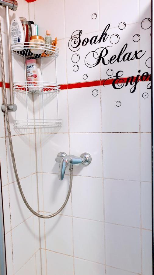 Room In City Center Halle With Shared Bathroom & Kitchen - Free Wifi, Netflix, Ipad & Ground Floor Exterior foto