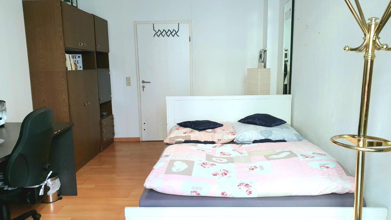 Room In City Center Halle With Shared Bathroom & Kitchen - Free Wifi, Netflix, Ipad & Ground Floor Exterior foto
