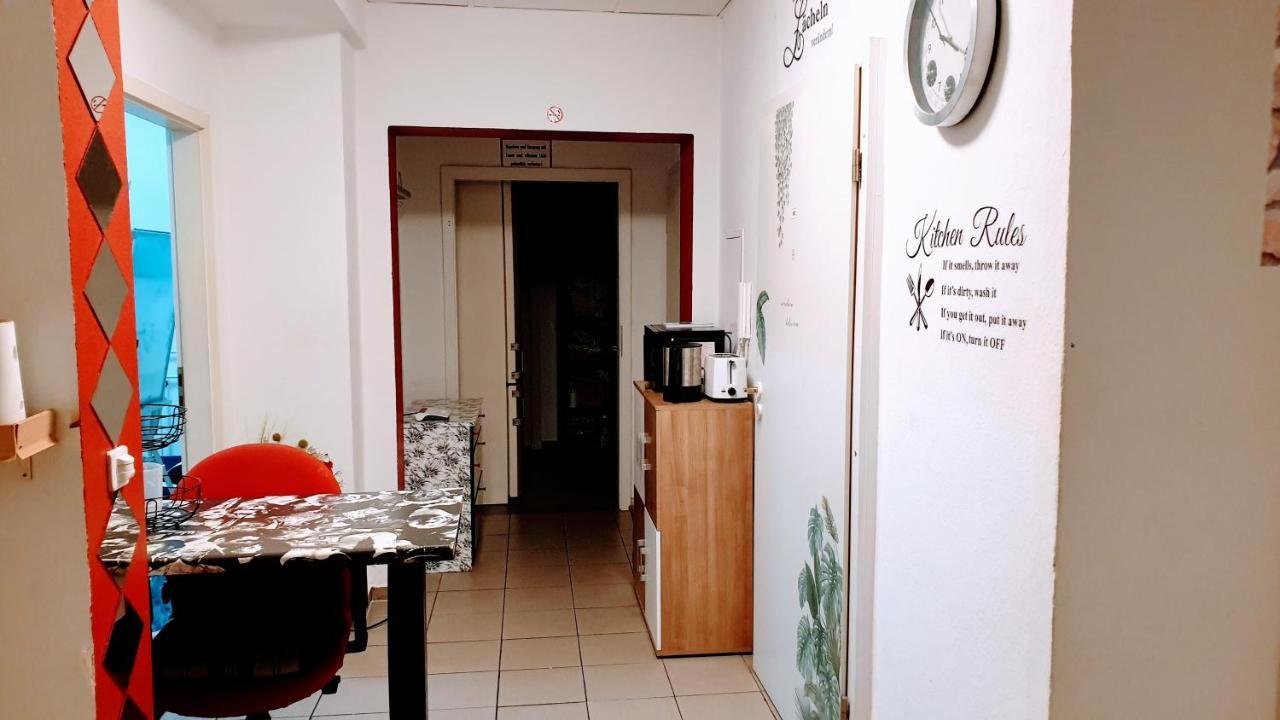 Room In City Center Halle With Shared Bathroom & Kitchen - Free Wifi, Netflix, Ipad & Ground Floor Exterior foto